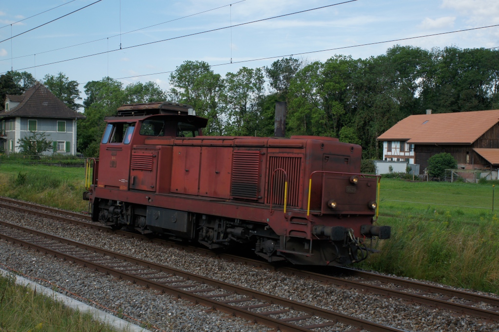 Bm 4/4 18423 befindet sich am 19.7.12 auf Solofahrt bei Busswil.