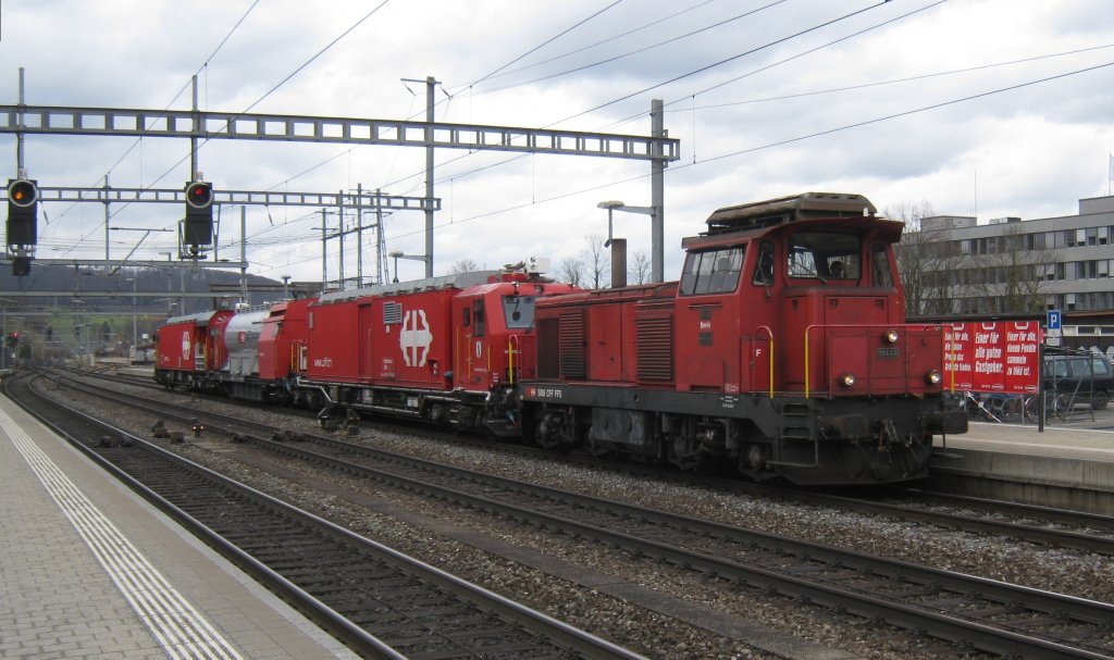 Bm 4/4 18440 mit dem LRS Basel in Liestal, 05.03.2012.