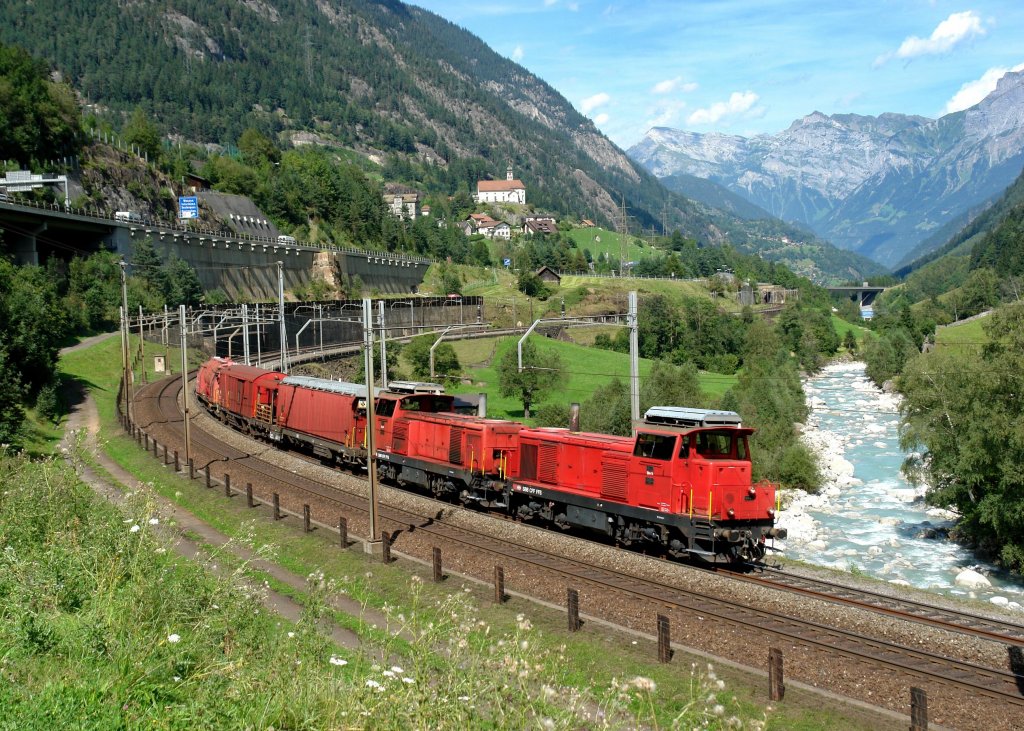 Bm 4/4 18442 + Bm 4/4 18445 mit einem SBB Lsch- und Rettungszug am 29.08.2012 unterwegs bei Wassen.