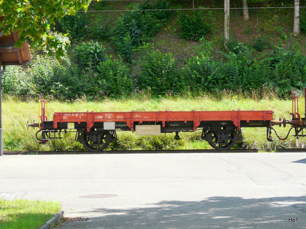 BMK / bls - Dienstwagen X 40 63 94 07 235-8 in Kallnach beim Bahnhmuseum Kerzers/Kallnach am 07.08.2011