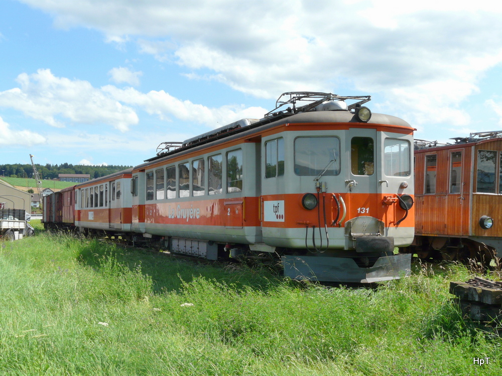 BMK / GFM - Triebwagen Be 4/4 131 mit Steuerwagen im BMK in Kallnach am 14.07.2012