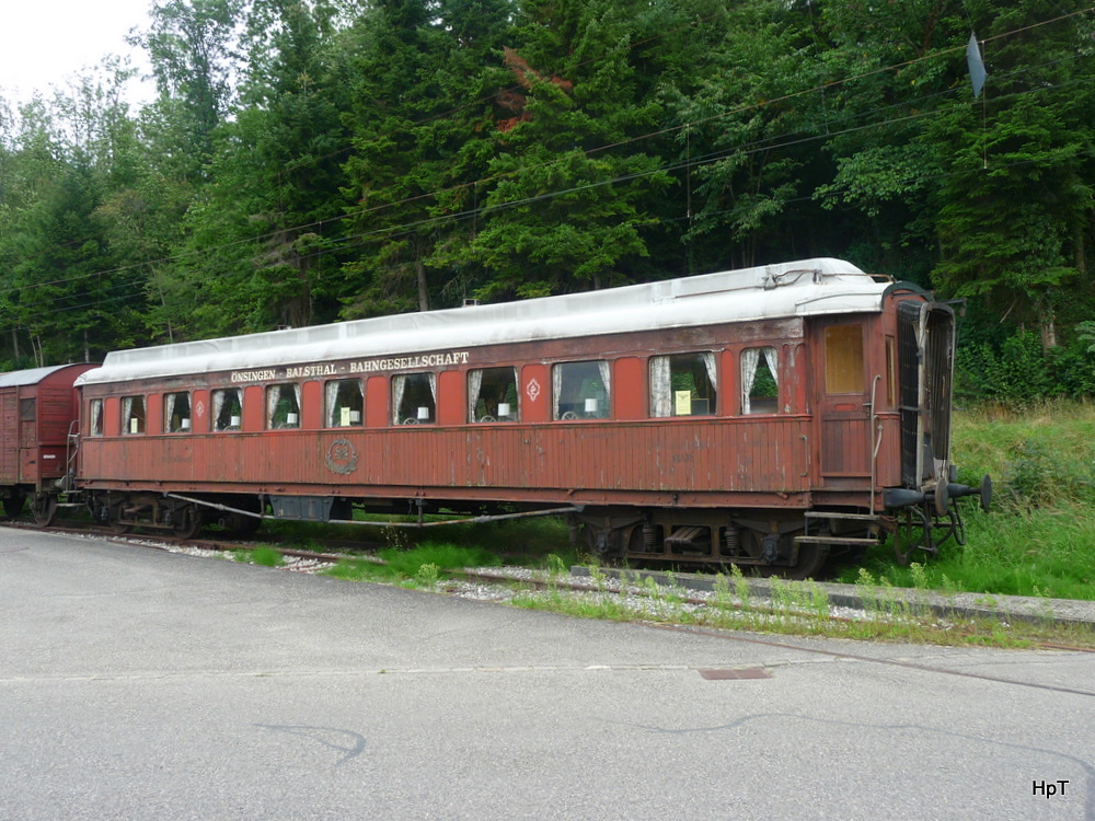 BMK - ex OeBB Speisewagen WR 403 abgestelt in Kallnach am 12.08.2011