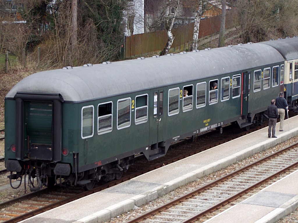 Bn-448(56802254092-1) ist mit Dampfsonderzug am Rieder Bahnhof abfahrtbereit;110313