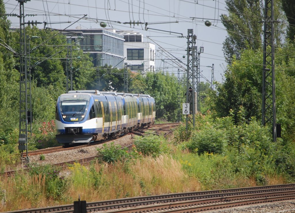 BOB VT 720 + 2 weitere VT 643, als BOB 86724,86924,86824 aus Tegernsee,Lenggries,Bayrischzell am 30.07.2010, Mnchen Heimeranplatz
