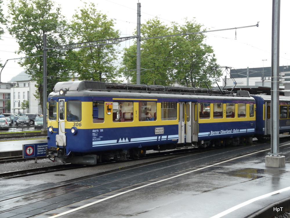 BOB - Zahnrad Triebwagen ABeh 4/4 306 im Bahnhof Interlaken ost am 06.08.2010