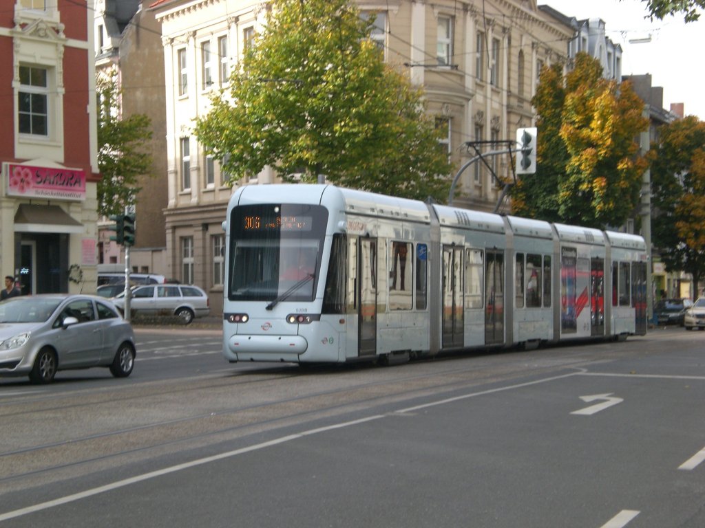 Bochum: Straenbahnlinie 306 nach Bochum Hauptbahnhof an der Haltestelle Bochum Brckstrae.(19.10.2012) 