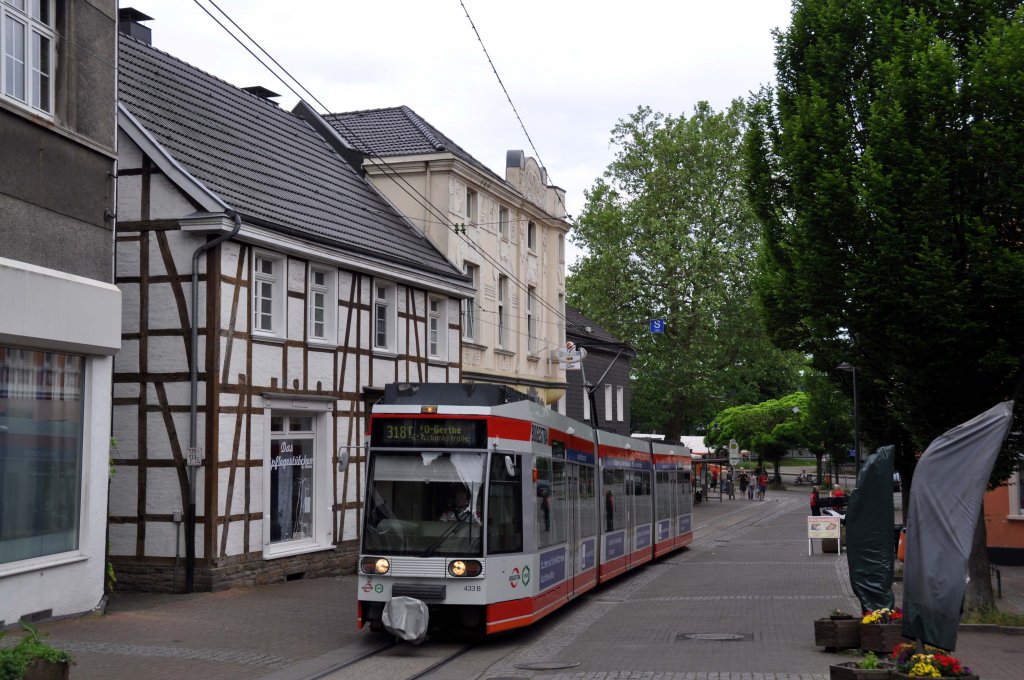 Bogestra Wagen 433 an der Haltestelle  Dahlhausen  (27.05.2012)
