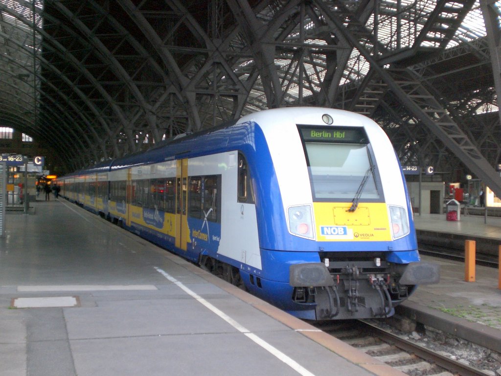 Bombardier Married-Pair der Firma NOB nach Berlin Hauptbahnhof im Hauptbahnhof Leipzig.(25.8.2010)