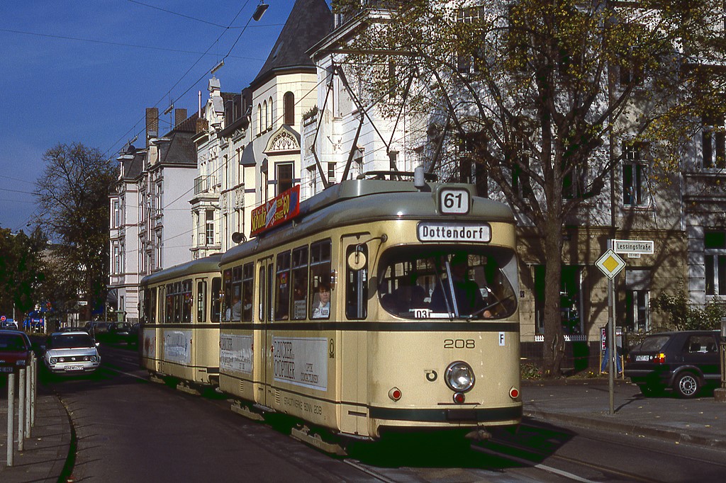 Bonn Tw 208 mit Bw 288 im Bonner Talweg, 22.10.1988.