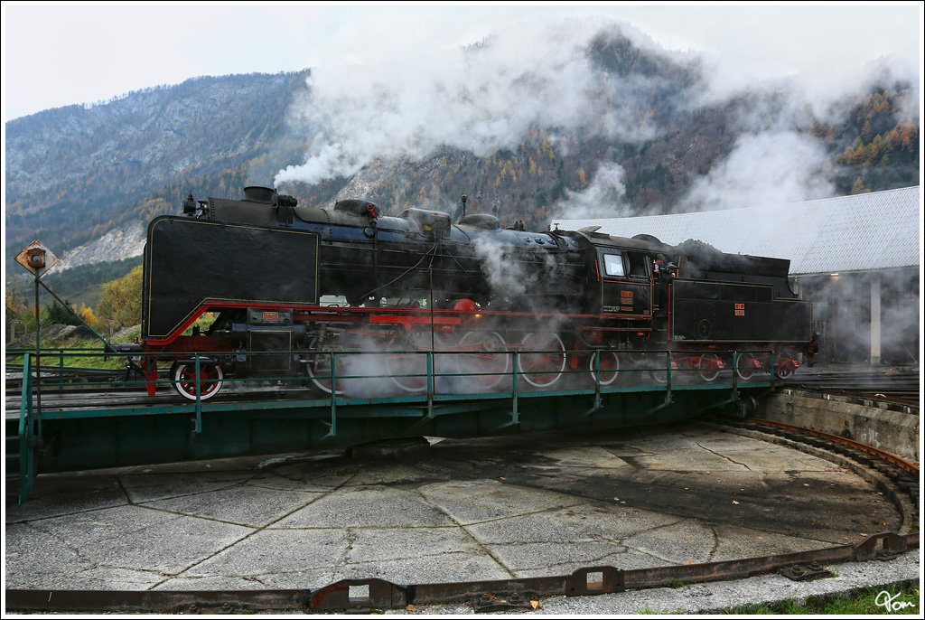 Borsig SZ 06-018 (Baujahr 1930) Vorbereitungen fr die Sonderfahrt nach Nova Gorica. 
Heizhaus Jesenice 10.11.2012