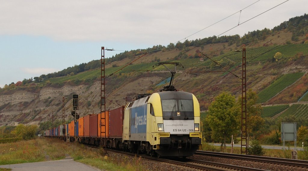 BoxXpress ES 64 U2-008 zieht einen Containerzug in Thngersheim Richtung Wrzburg. 01.10.2012