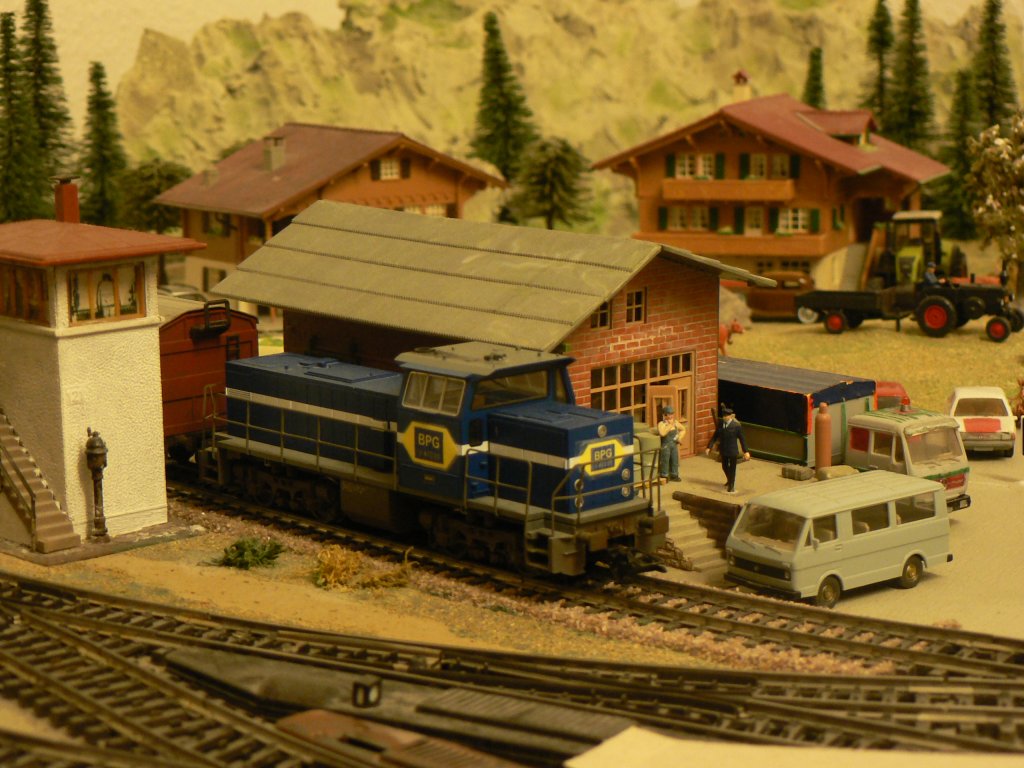 BPG V410.01 vor dem Gterschuppen in Altenstein.