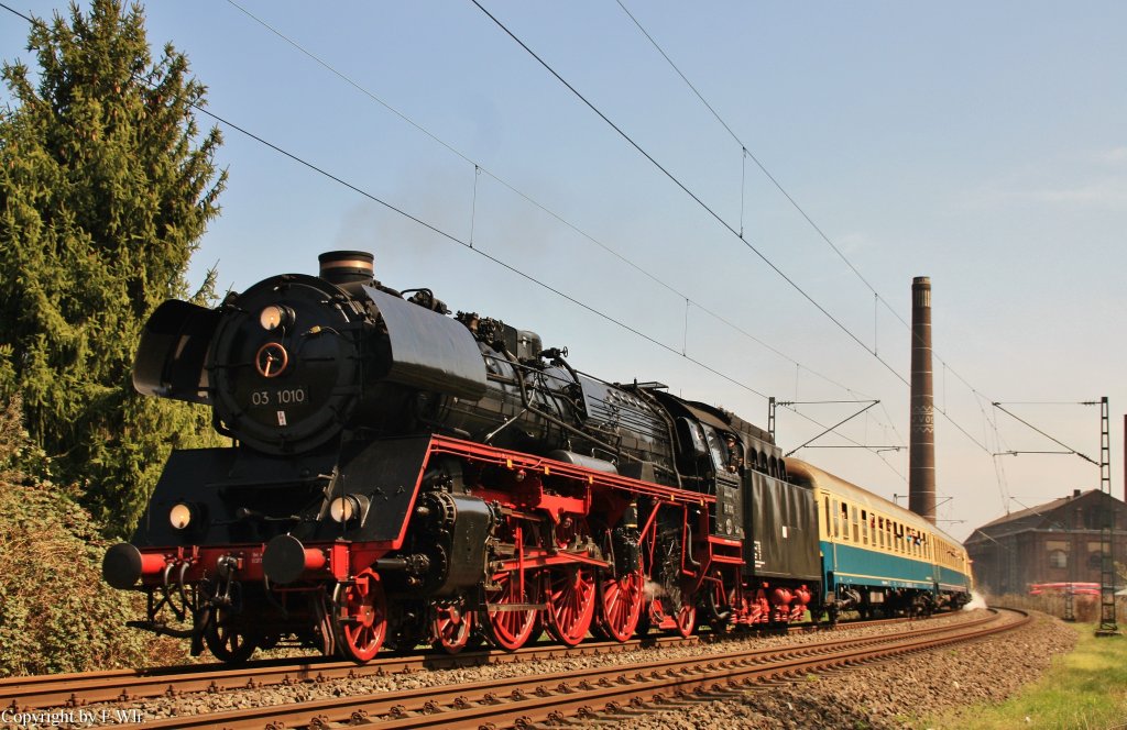 BR 03 1010 mit Zug 75941 vom Eisenbahnmuseum Bochum-Dahlhausen nach Bochum Hbf.