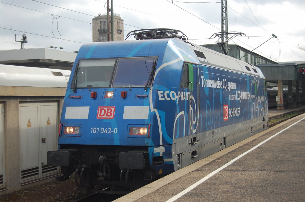 BR 101 042-0 am 9. April 2012 in Stuttgart (HBF)