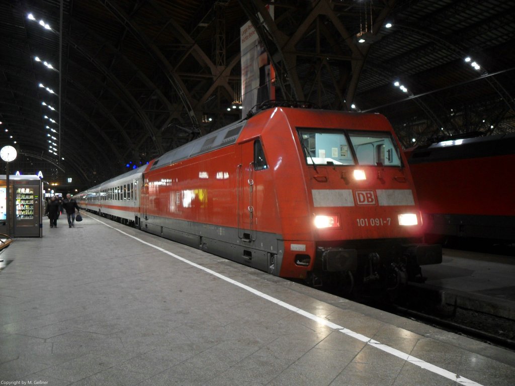 BR 101 mit IC am 21.12.09 im Leipziger Hbf auf Gleis 17.
