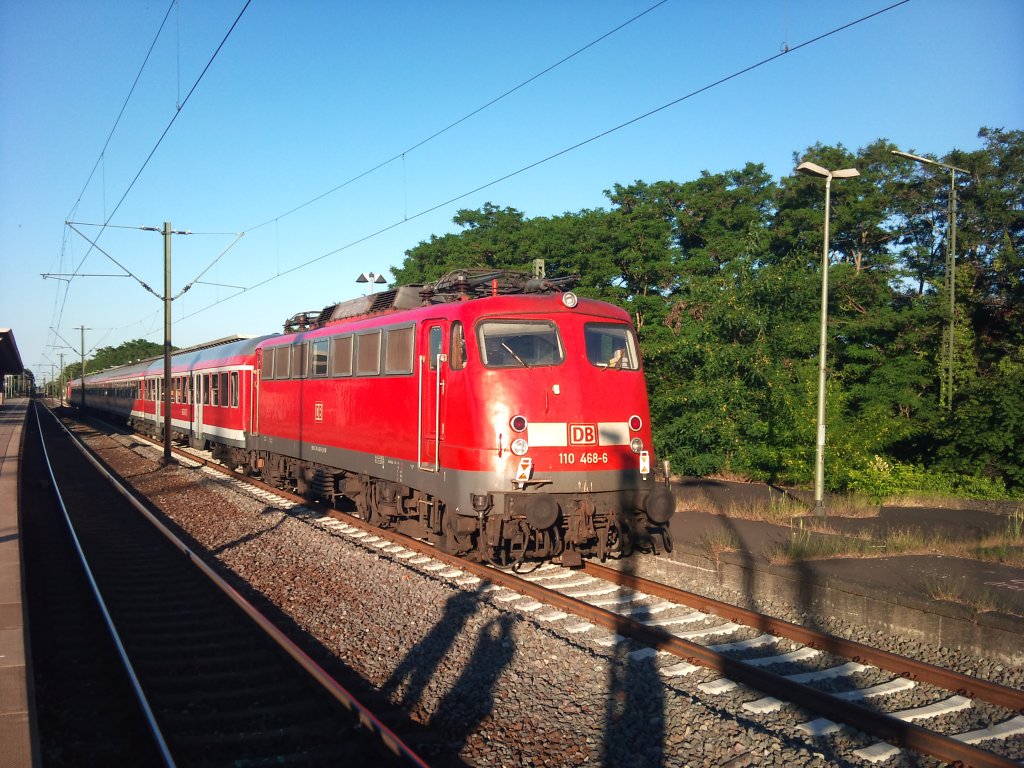 BR 110 als Schublok konnte am 26.06.2010 nicht aus Delmenhorst wegen eines Bremsproblems nicht fahren.