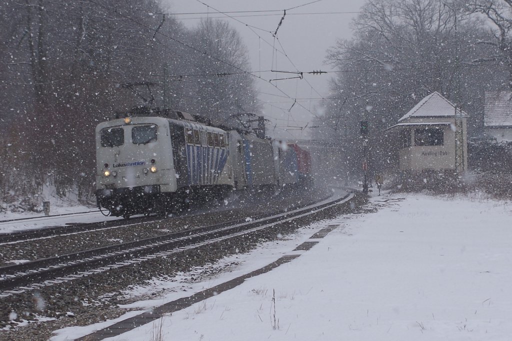 BR 139 und zwei weitere Lokomotion-Loks mit Winner Klv am 15.02.2013 in Aling. 