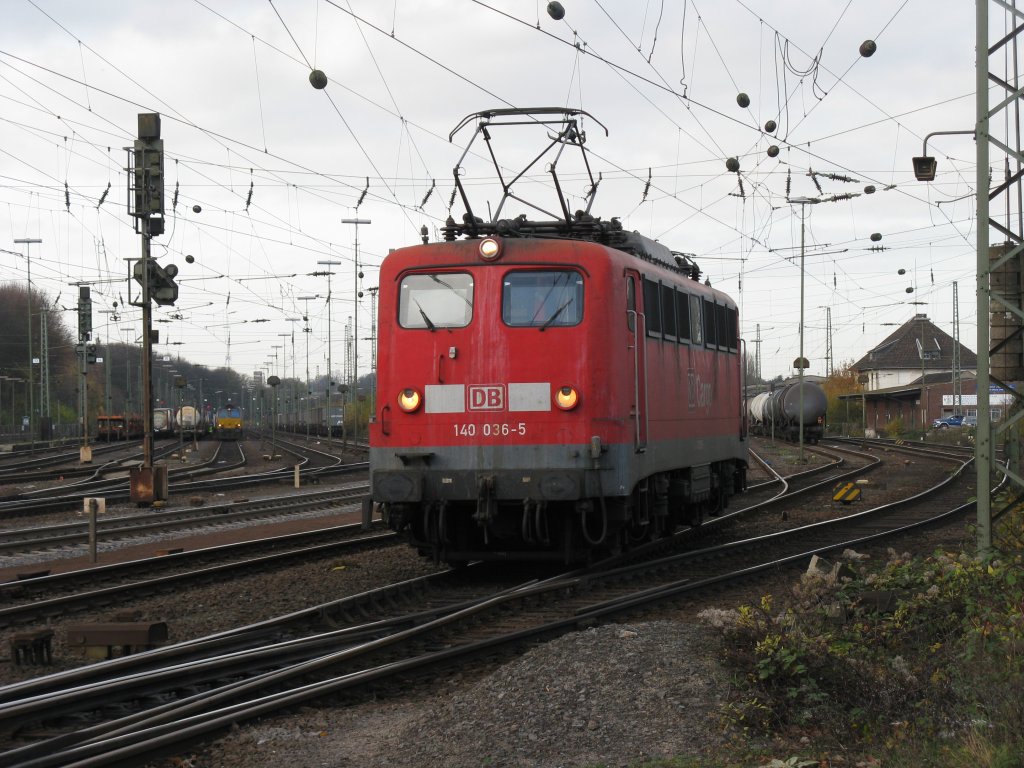 BR 140 036-5 von DB Cargo rangiert in Aachen-West.
20.11.2010