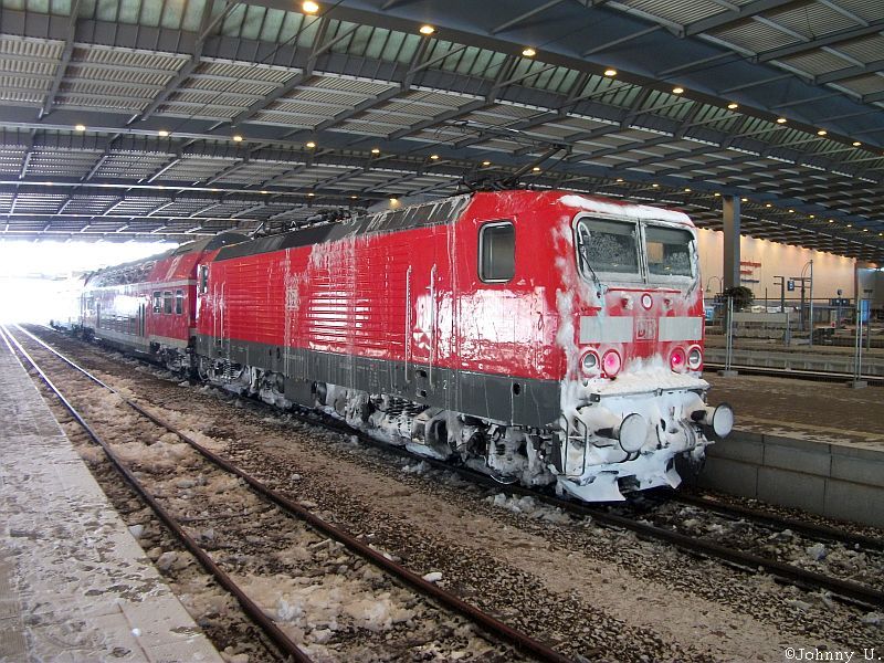 BR 143 im Chemnitzer Hbf. 16.12.2010