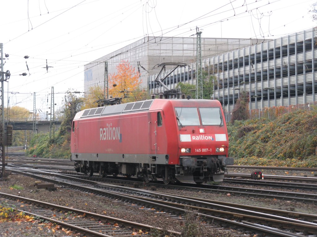 BR 145 007-1 von Railion  rangiert in Aachen-West.
6.11.2010