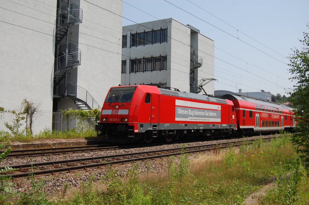 BR 146 223-3 fhrt am 30. Juni 2012 durch den alten Westbahnhof in Stuttgart