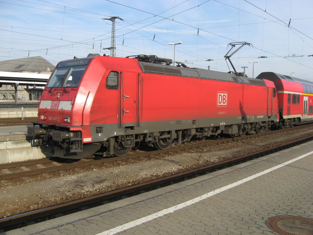 Br 146 247-2 vor dem RE nach Schweinfurt in Nrnberg.