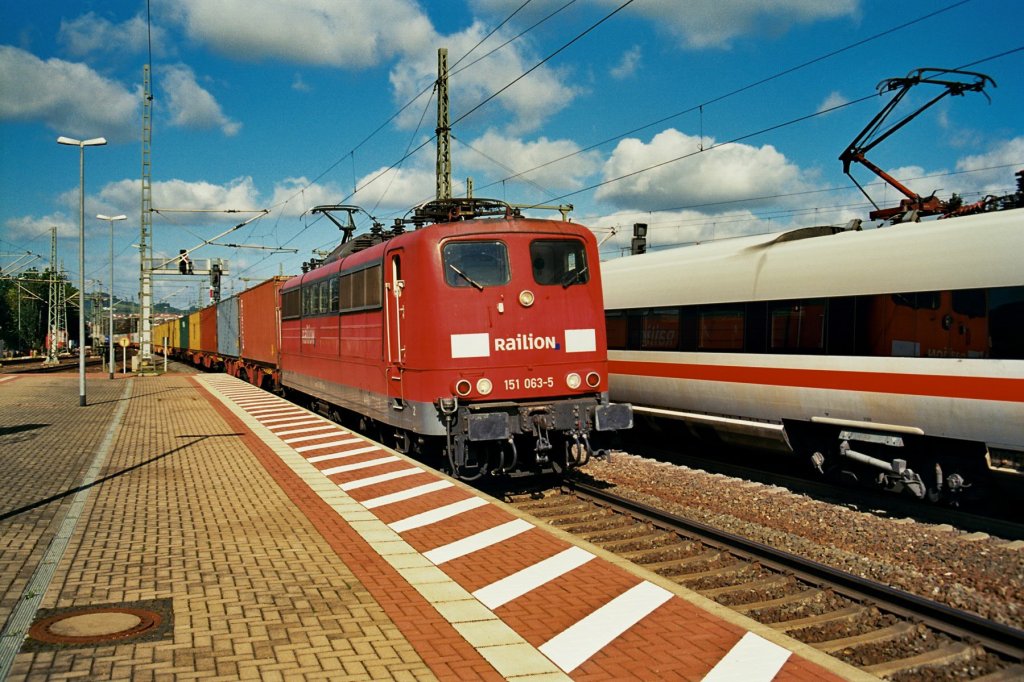 BR 151 bei der Einfahrt in Eisenach