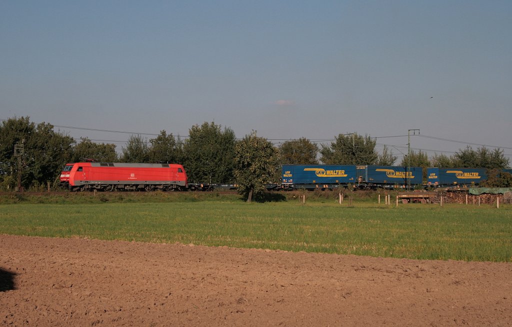 Br 152 mit LKW-Walter KV-Zug bei Gro-Gerau in Richtung Mainz-Bischofsheim. 22.09.10