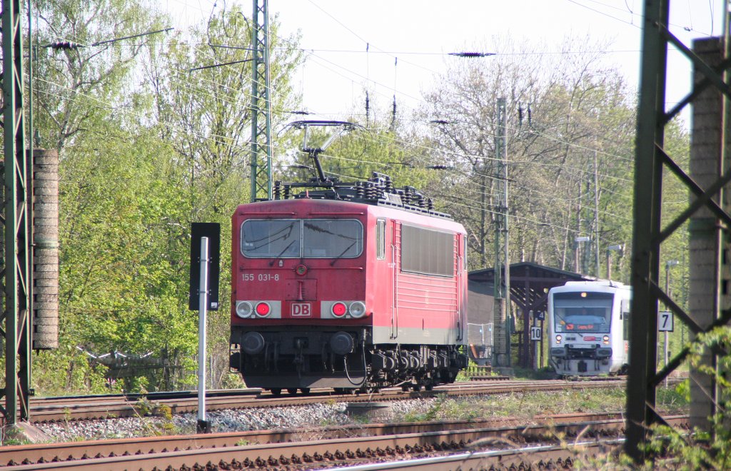 BR 155 031 trifft MRB im Bf Markkleeberg. Sie ist auf dem Weg nach Bhlen/Sachs. Etwa 2 Std. spter ist sie mit einem Kesselwagenzug auf der 
Rckfahrt. 19.04.2011