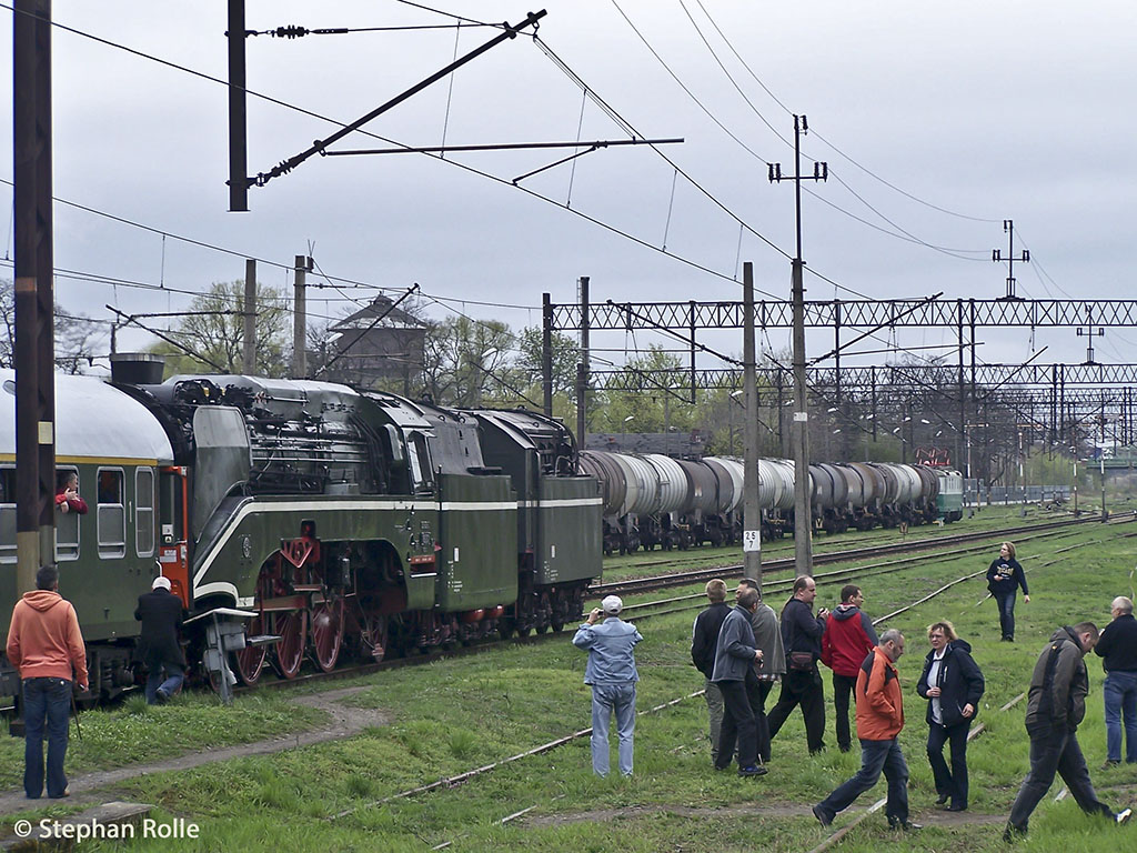 BR 18 201 als Schublok am Sonderzug von Cottbus nach Wolsztynin Sulechw (27.04.2013).