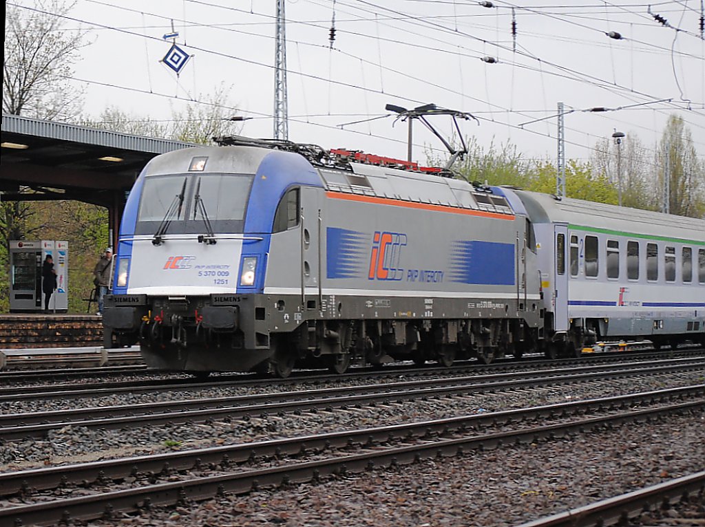 BR 182 am Warschau Express am 14.04.2011 in Berlin Greiswalder Strasse