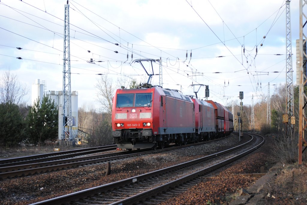 BR 185 im Doppelpack am 08.02.2011 in Berlin Egw