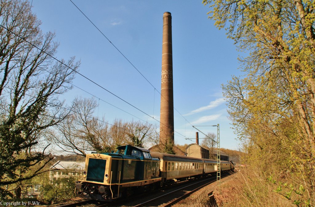 BR 212 039-2 mit Zug 75938 von Bochum Hbf zum Eisenbahnmuseum Bochum-Dahlhausen in Essen-Horst am 20.04.13.