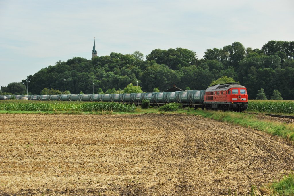 Br 233 510-7 mit ein Mllzug in richtung Mhldorf durch Tssling, 20/08/2010.