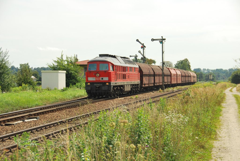 Br 233 547-9 mit ein Kohlezug in Tssling 20/08/2010.