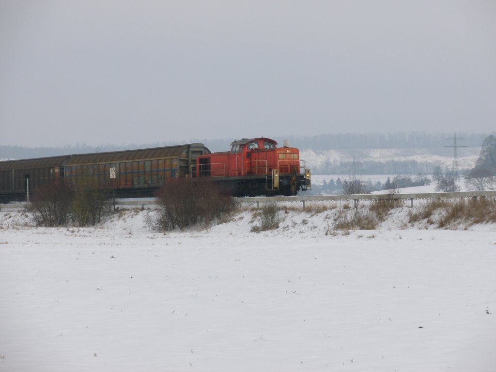 BR 294 mit Gterzug zwischen Heidenheim/Brenz und Herbrechtingen am 27.1.2010.