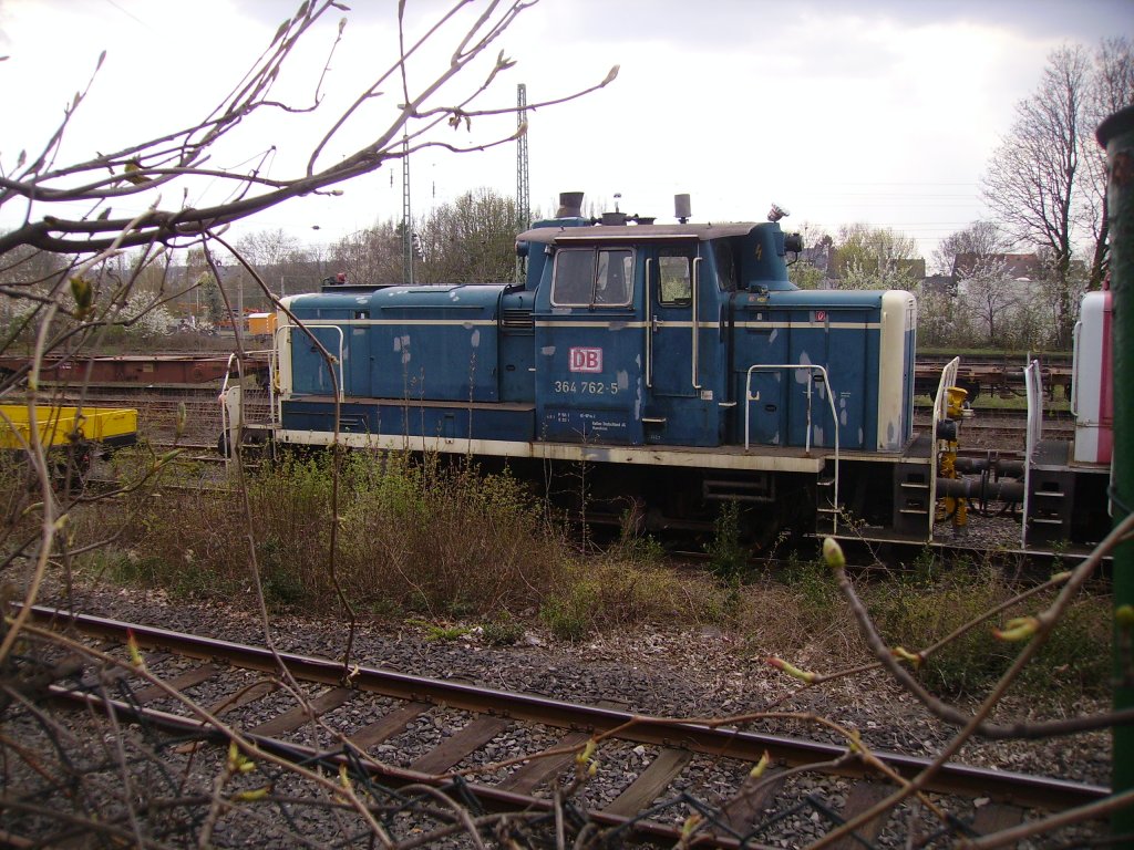 Br 364 in Ozean Blau von der RSE in Beuel am 13.4.10 ( ffentlich zugnglich durch Prkplatz)