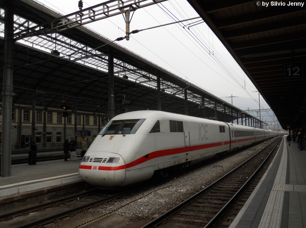 BR 401 576-4/401 076-5 ''Bremen'' am 25.1.2011 in Olten als ICE 271 nach Bern. Dieser ICE war zu Beginn der Fahrplanperiode auf einen eigens daf�r formierten EW4-Pendel als Ersatzzug unterwegs, da die DB zuwenig CH-taugliche ICE zur Verf�gung stellen konnte. Nun hat sich die Lage etwas entspannt.