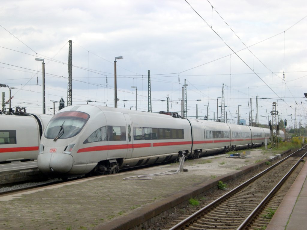 BR 411 (ICE-T) als ICE nach Berlin Gesundbrunnen am Hauptbahnhof Leipzig.(25.8.2010)