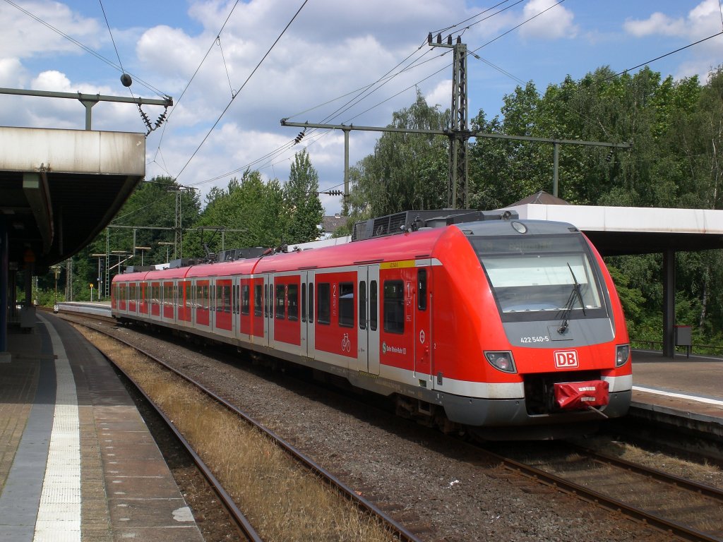 BR 422 als S9 nach Bottrop Hauptbahnhof im S-Bahnhof Essen-Steele.(3.7.2012)

