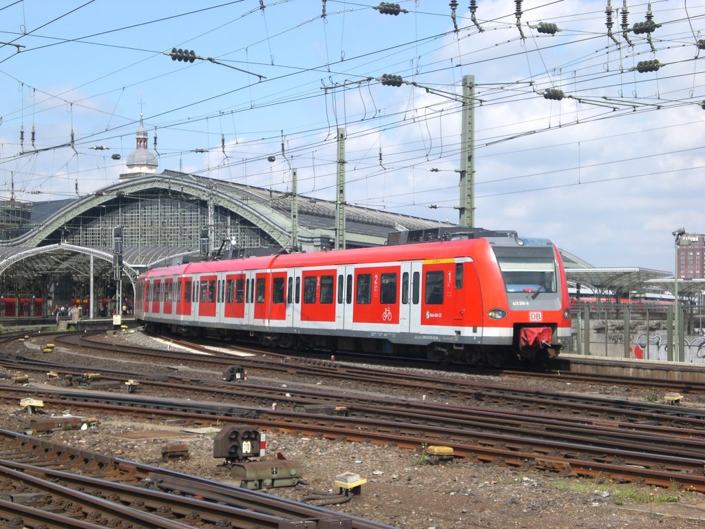 BR 423 als S11 nach S-Bahnhof Bergisch Gladbach am Hauptbahnhof Kln.(9.7.2012) 