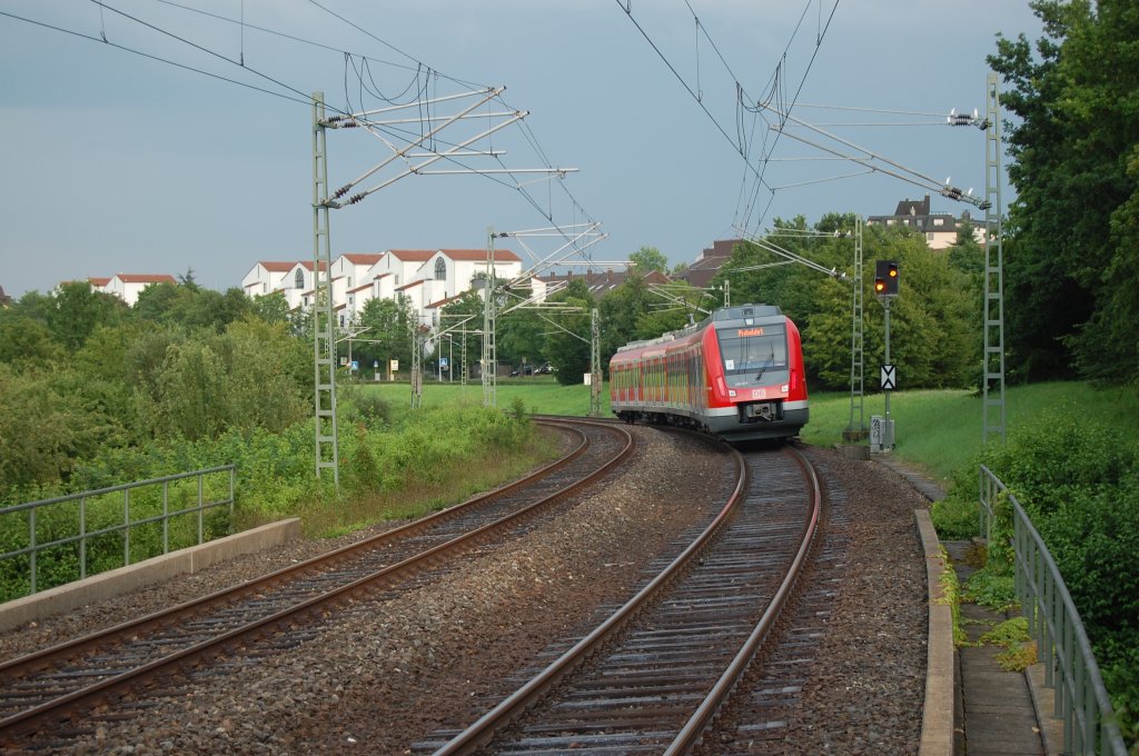 BR 430 017 (S-Bahn Stuttgart) am 5. Juli 2012 auf Probefahrt. Der Triebzug verlsst soeben den S-Bahnhof Oberaichen und fhrt in Richtung Endstation Filderstadt.

