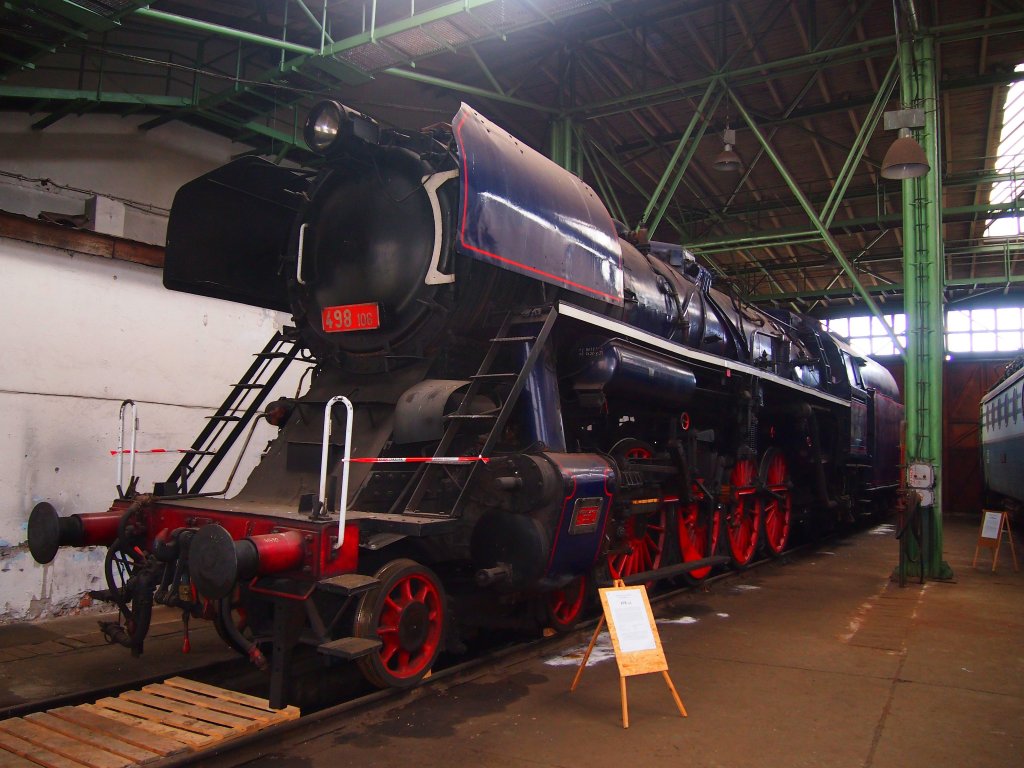 BR 498 106 - Albatros(Baujahre 1955)Tschechische schnellsten Dampflokomotive - 162km/St am 8.9.2012 in Depositorium des Technische Museum Chomutov.