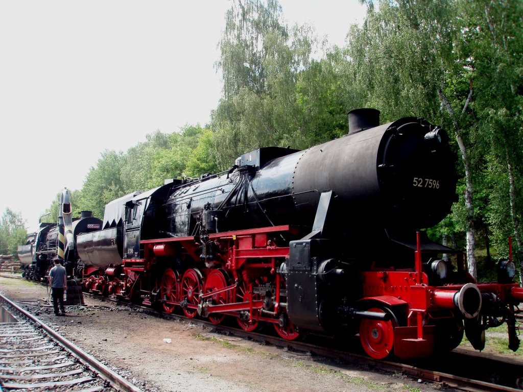 BR 52.7586 am Bahnhof Lun u Rakovnka. Internationale Treffen der BR 52. BR 52 7596 wurde 1944 von der Lokfabrik Florisdorf in Wien gebaut.