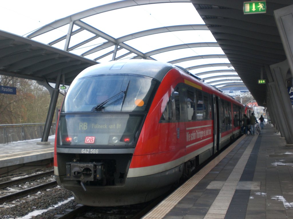BR 642 Desiro als RB nach P��neck im Paradiesbahnhof Jena.(28.1.2010)