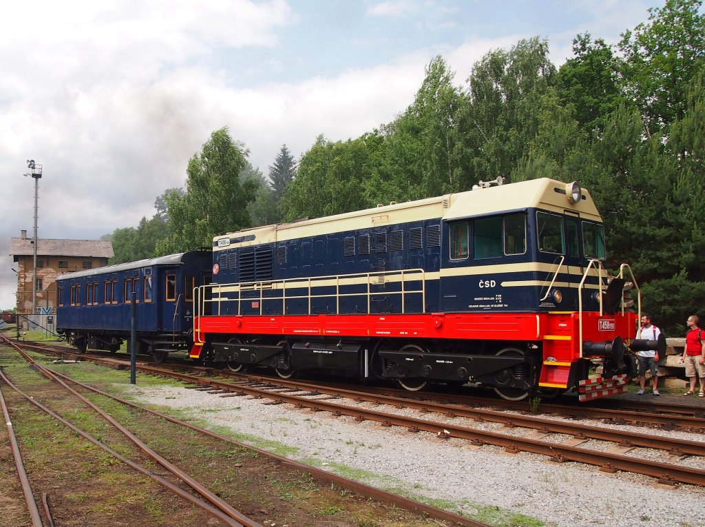BR 721 (T458 nickname gro Hektor - Baujahre 1962)am 18.6.2013 in Lun u Rakovnka.