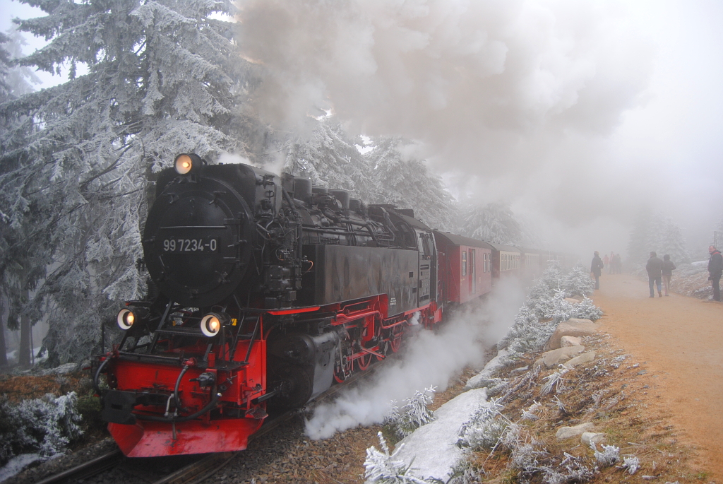 BR 99 7234-0 k�mpft sich am 06. April 2012 auf den Brocken.