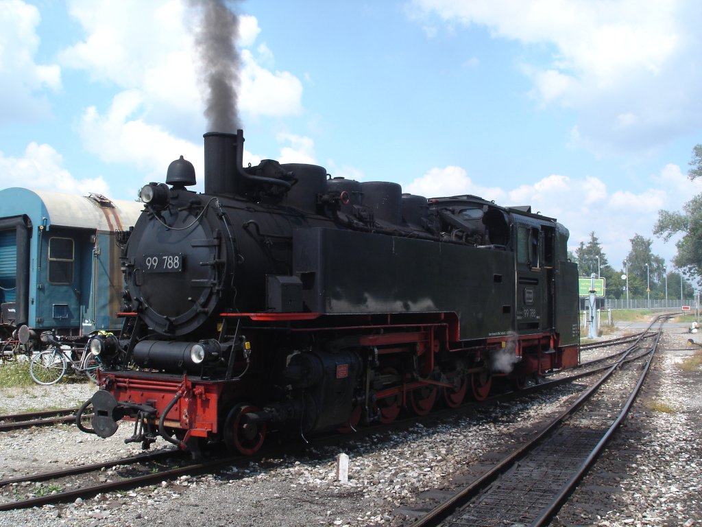 BR 99, Zuglok der Museumsbahn  chsle ,
wurde 1899 erffnet und war eine von fnf Schmalspurbahnen der Wrttembergischen Staatsbahn,
Sep.2004 