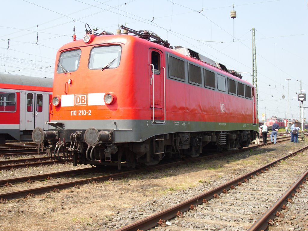 BR110 210-2 im DB-Museum Koblenz Ltzel am 21.05.11 