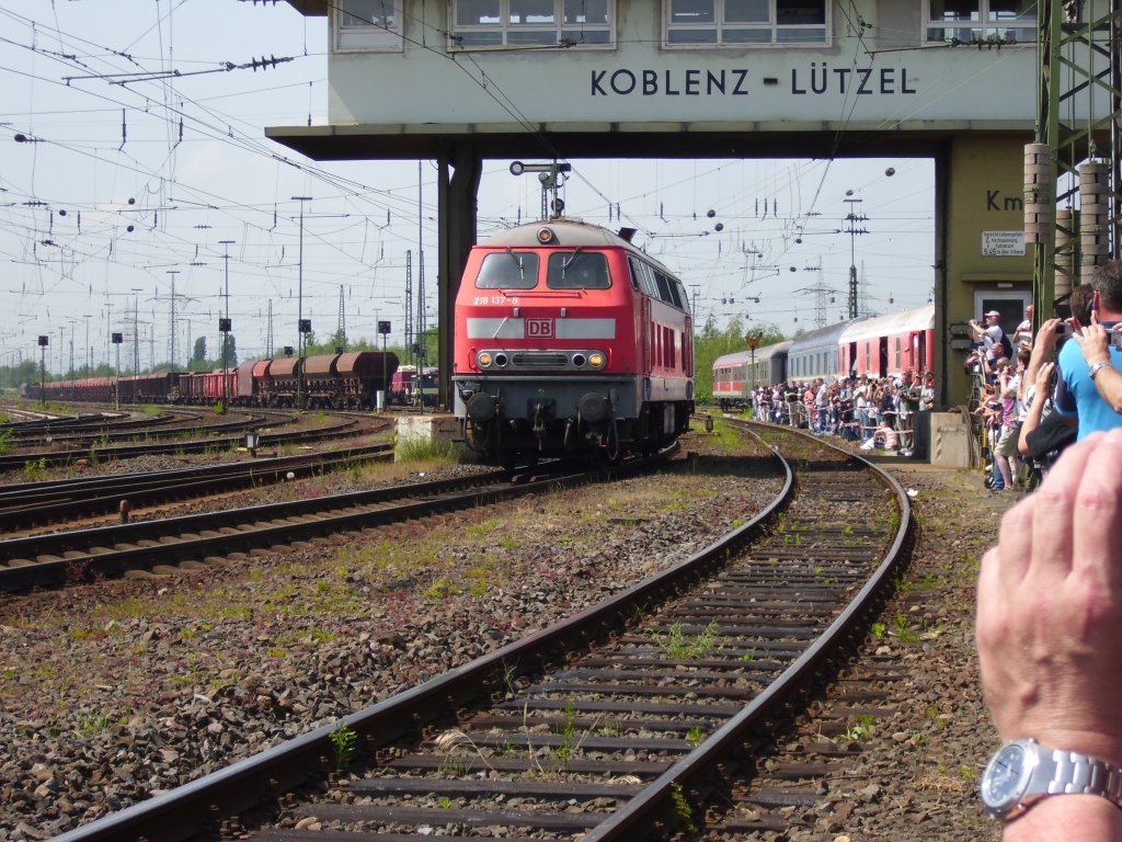 BR218 137-8 bei der Lokparade im DB-Museum Koblenz L�tzel am 21.05.11